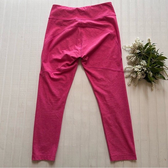Outdoor Voices ~ Pink Flamingo 3/4 Warm-Up Stretch Leggings in size Medium - Picture 5 of 9